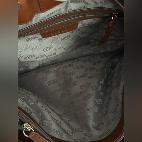 Michael Kors brown genuine leather handbag 3 big pockets EUC clean inside hobo - Picture 9 of 12